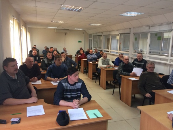 В пункте выездного обучения Академии АСМАП в городе Смоленске состоялся выпуск очередной группы водителей-международников