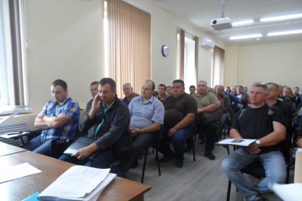 В пункте выездного обучения Академии АСМАП в Смоленске состоялся выпуск 46 водителей-международников